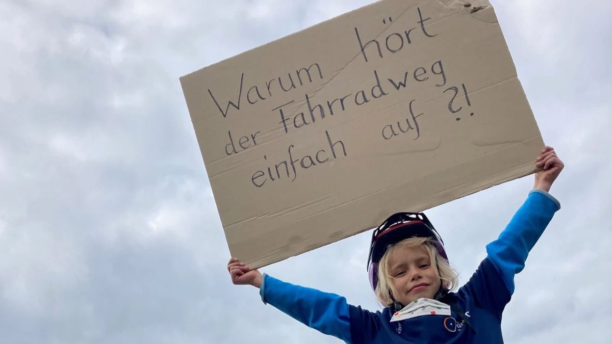 Radwege sind erst dann gut, wenn Kinder auf ihnen sicher sind! 🧡🚴 #Weltkindertag