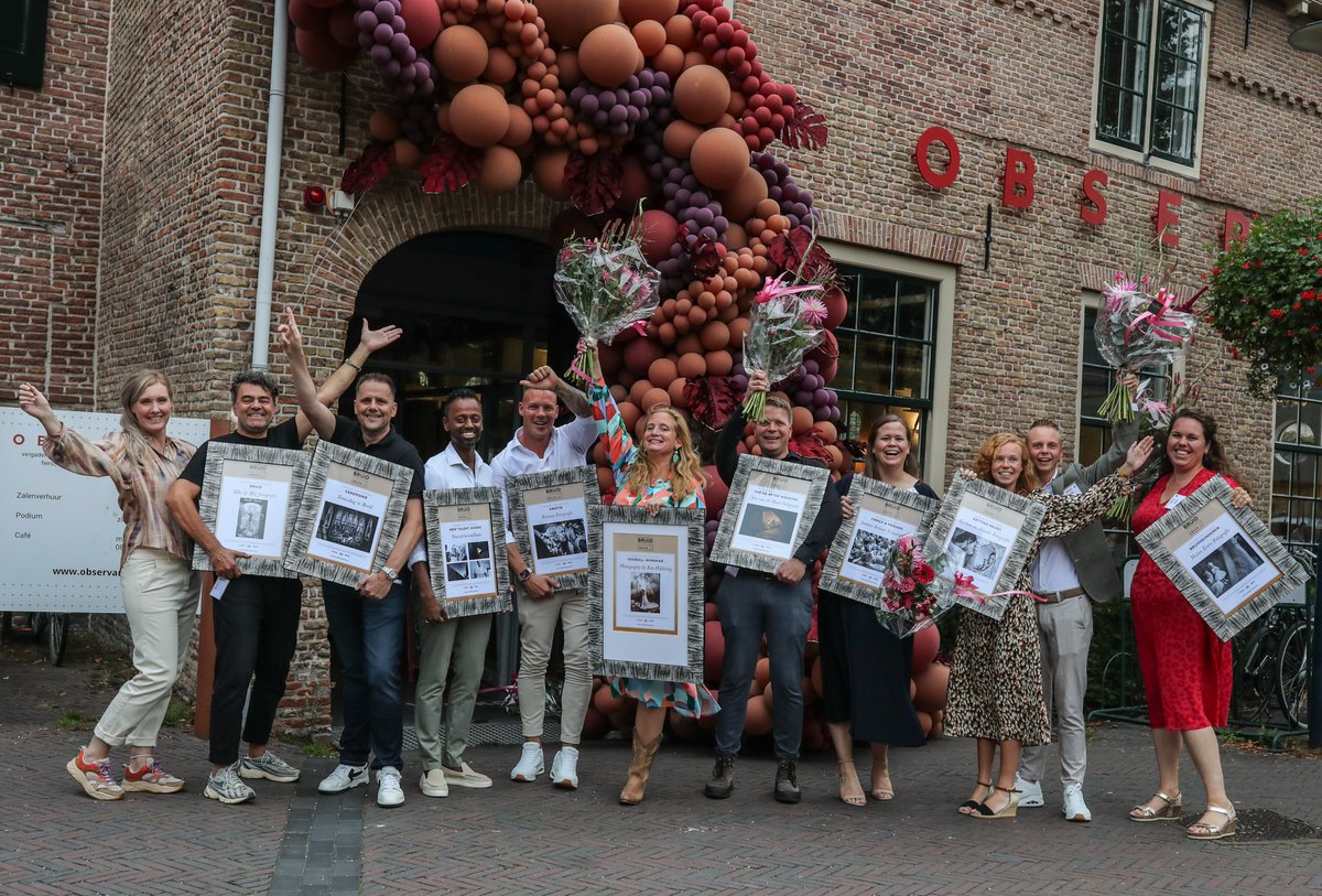 Maandag 18 september zijn de Bruidsfoto Awards 2023 uitgereikt! Tienduizenden bruidsparen hebben massaal gestemd op de genomineerde foto's in 9 categorieën.  Lees verder: bruidenbruidegom.nl/inspiratie/tro…… #bruidsfotoaward2023 #bruidmedia
@bruidmagazine
#trouwfotos #award