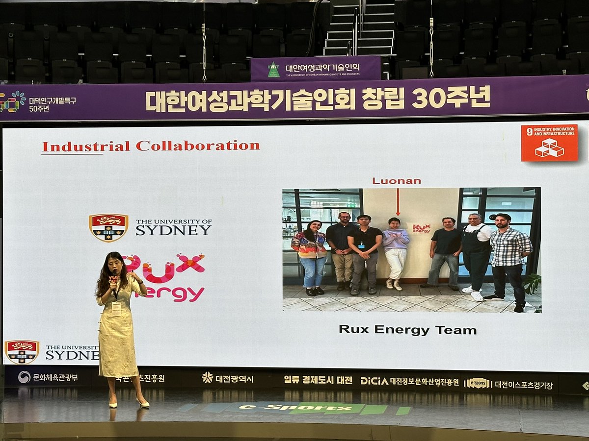 LuonanX's tweet photo. It’s a great honor to be awarded the grand prize in 2023 Young Women Scientists Webinar in Daejeon, South Korea. Thanks for KWSE (The Association of Korean Women Scientists and Engineers) to organize such a wonderful event for all international female Researchers! Female powder💪 https://t.co/q3RiejNHar