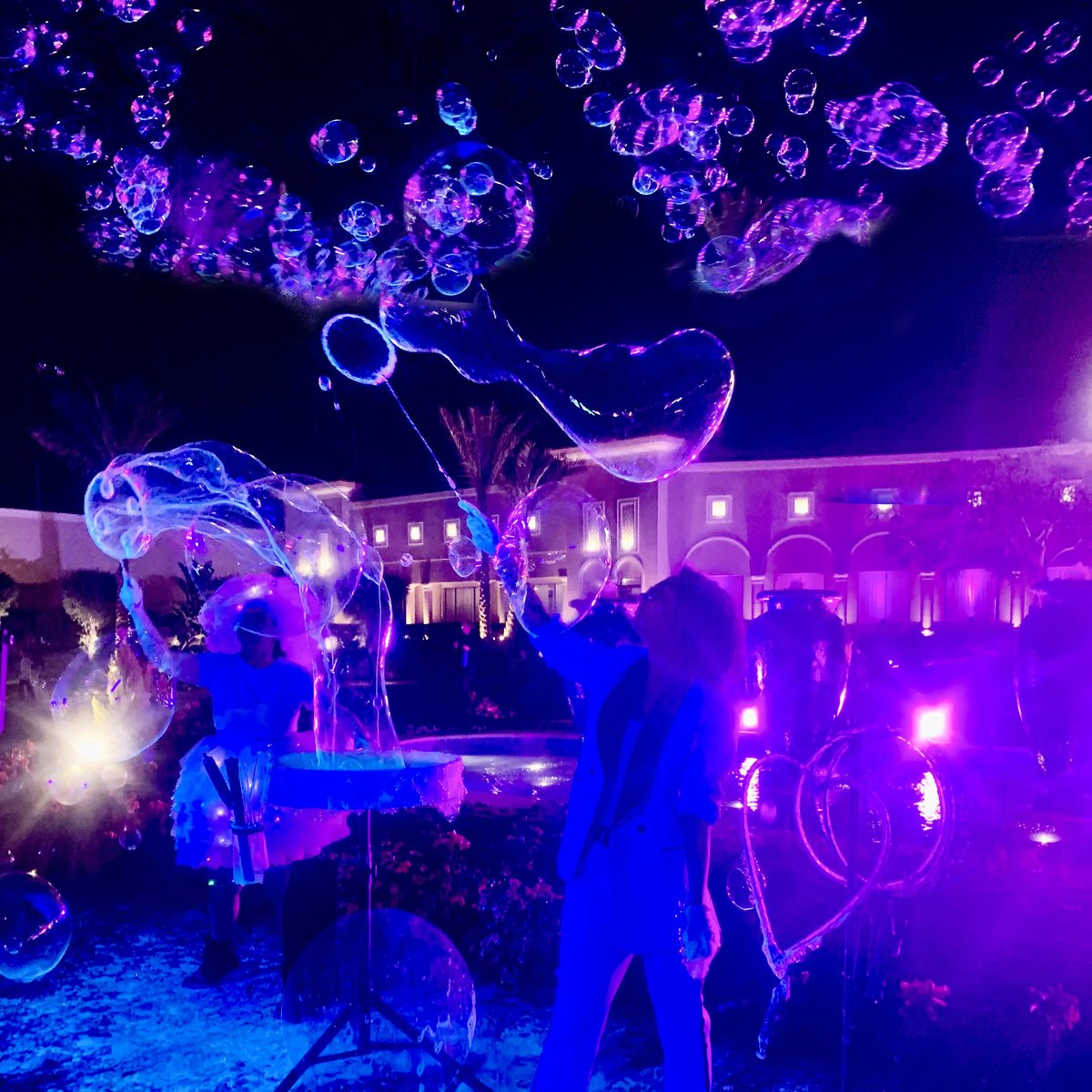 ElecCabaretCo's tweet image. Let the Electric Cabaret Company get you bubbling with excitement about all of our unique entertainment ideas! Call for a free entertainment consultation 📞  07803 905038.

#uniqueentertainment #partyseason