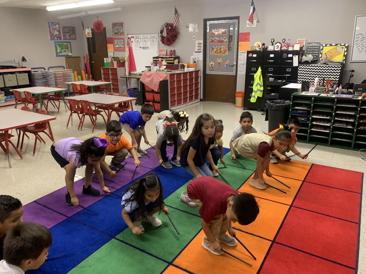 MeredithMalloy1's tweet photo. It’s rhythm stick week in music class! The students are having a blast!!! @FISD_Ingram #teamingram https://t.co/BUd0ZQMMqG