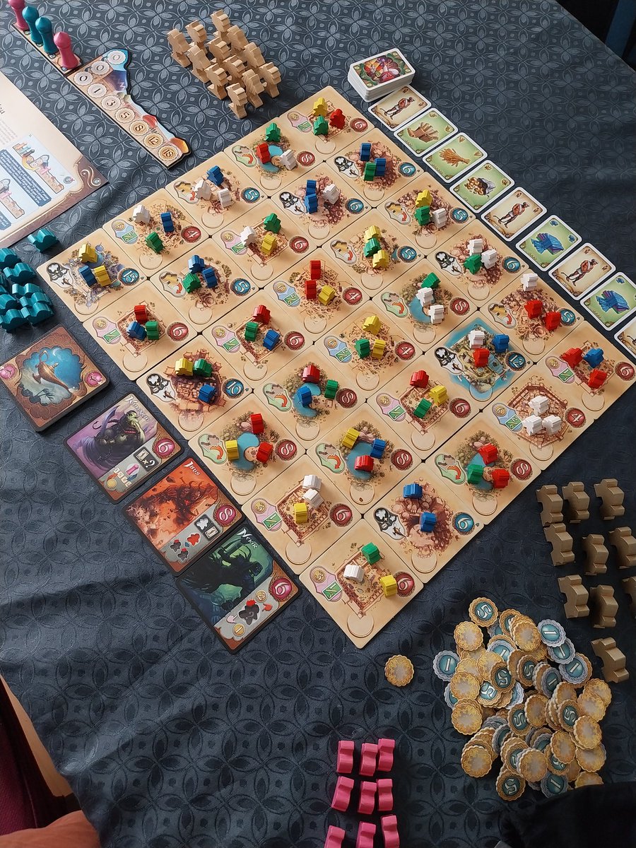 Black to the classic! #FiveTribes Chef d'œuvre ludique et meilleur jeu de tous les temps de Days Of Wonder! 🤩🤩🤩🤩 Un excellent jeu de Bruno Cathala! 😁