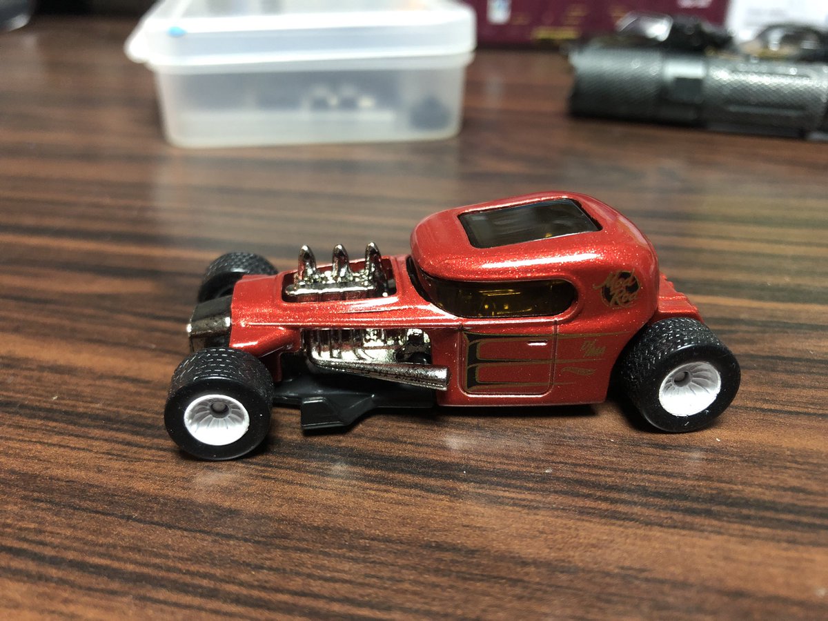 porschegmbh's tweet photo. #ホットウィール #hotwheels #modrod HWモッドロッド タイヤ変更とエンジン系のペイント https://t.co/T8e1kIoj3Q