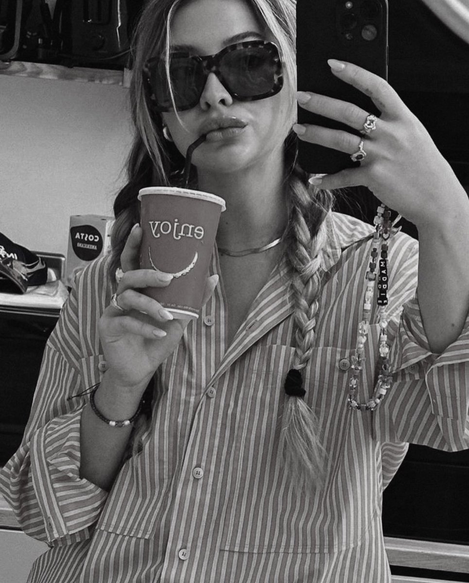 beetlerxce's tweet photo. ⠀ ⠀ ⠀ ⠀ ㅤ ㅤ ⠀ ❜.  /  𝘩𝘦𝘺. https://t.co/dEbA3KtccV