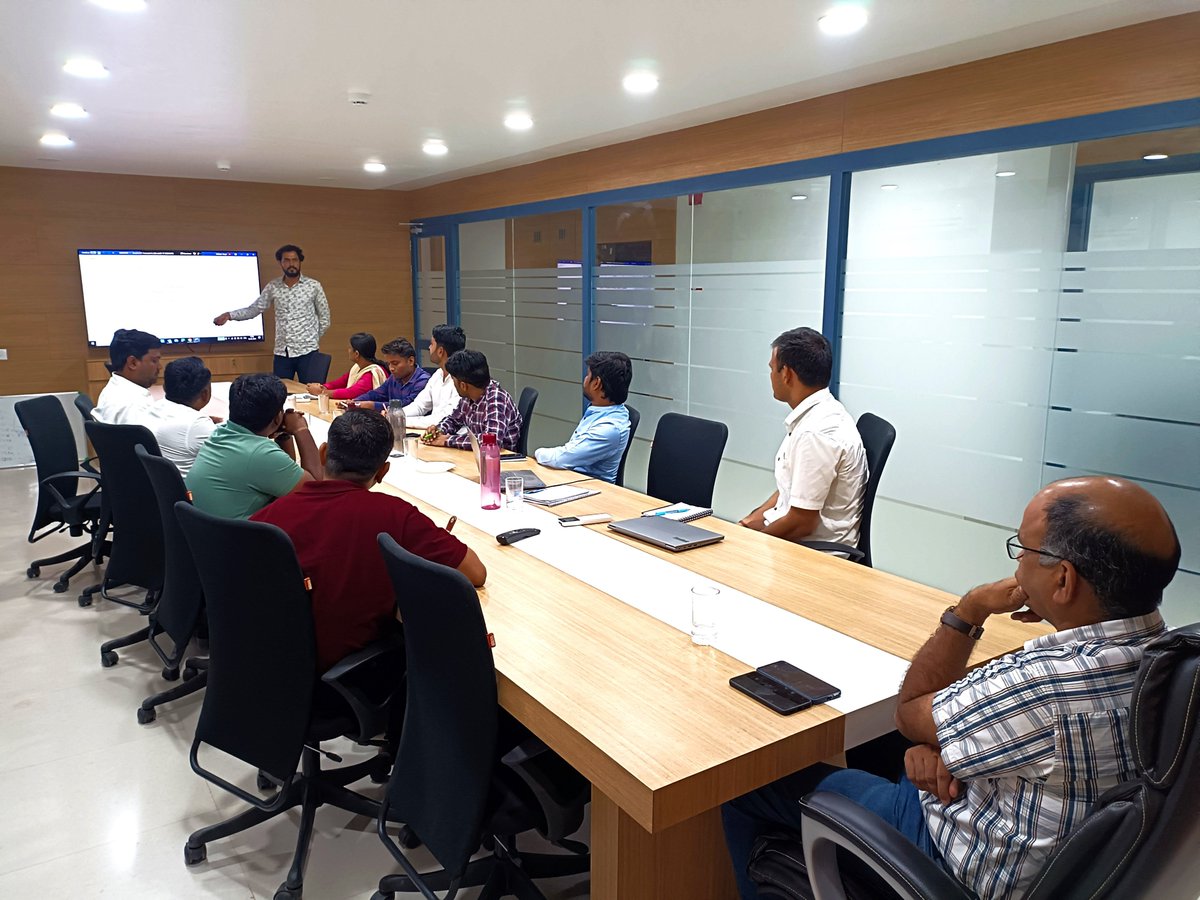 KasheeMilk's tweet photo. The second Batch of #VeterinaryInterns from BHU completed their 2-month internship at @KasheeMilk
As these bright young minds move forward, we are excited to see the positive impact they will make in the field of veterinary sciences and the dairy industry. https://t.co/6pxIy9PgeK