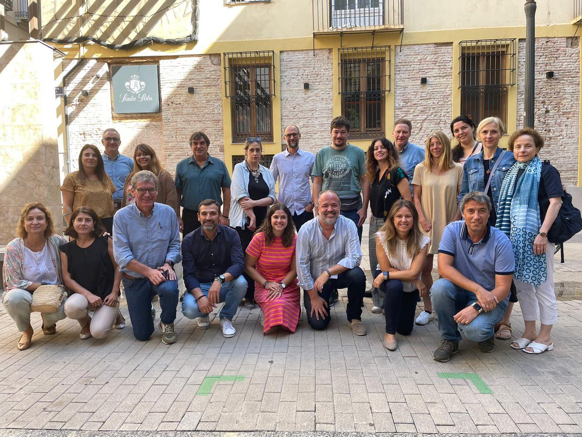ValenciaCaritas's tweet photo. ♥️ #DeepDiveDays Segunda jornada del encuentro con personas de diferentes Cáritas de Europa en la que continuamos recogiendo aprendizajes y experiencias para mejorar el impacto de nuestras acciones. #innovaciónsocial https://t.co/WV9vEofkwB