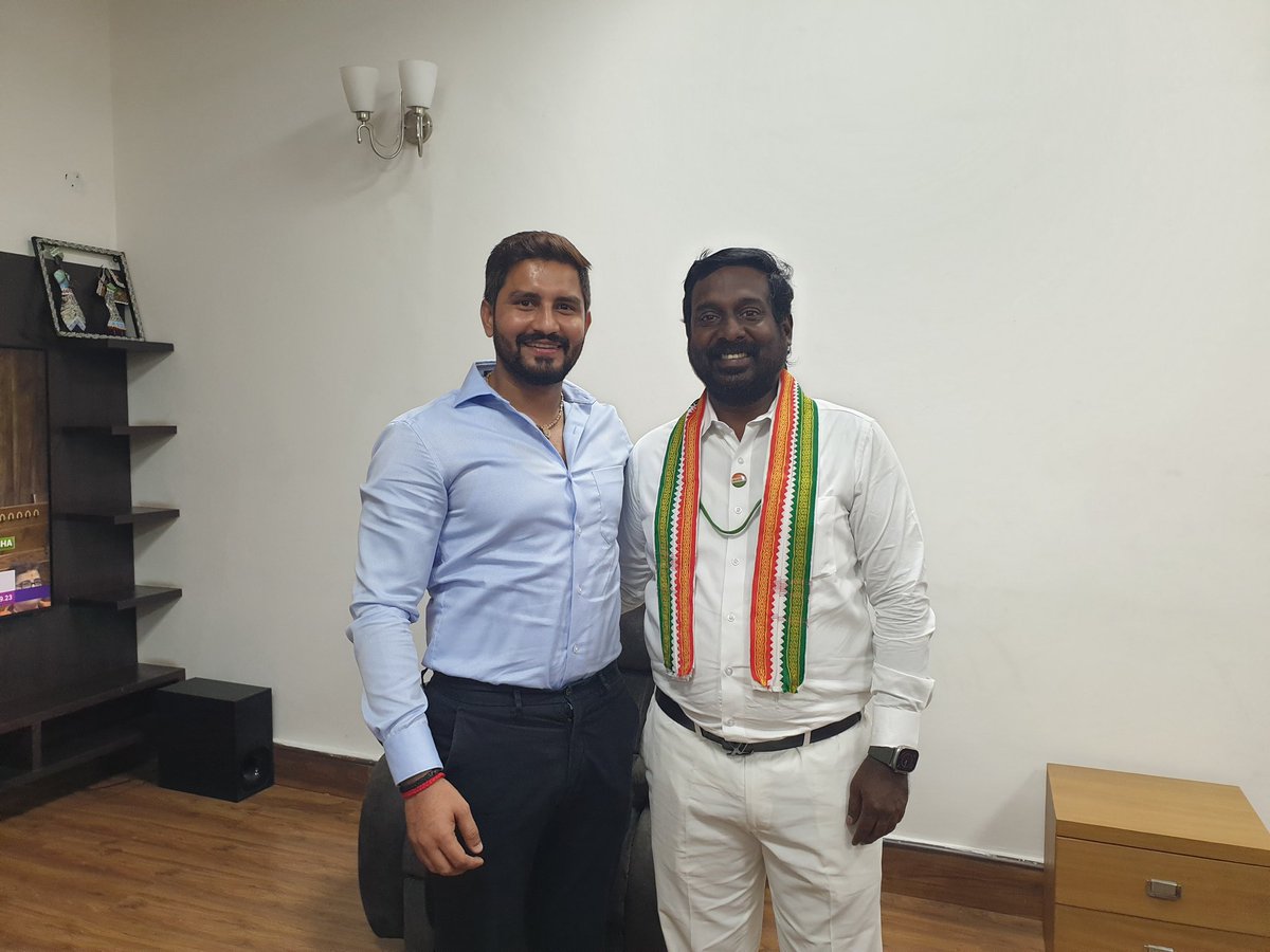 OfficeOfJeet's tweet photo. Today met my friend Member Of Parliament from Kanyakumari @iamvijayvasanth 

#JeetpalYadav #RahulGandhi #VijayVasant https://t.co/SmBIQZDz9G