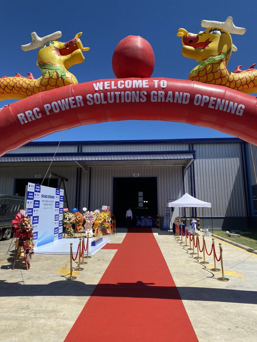 AHKVIETNAM's tweet photo. Today, Björn Koslowski, Deputy Chief Representative of AHK in Vietnam, participated in the opening ceremony of RRC Power Solutions in Dinh Vu - Cat Hai Economic Zone, located in Hai Phong Province.
 
#AHKVietnam #PartnerInVietnam #PartnerForGrowth #Manufacturing #FDI https://t.co/oaUyHtmYoM