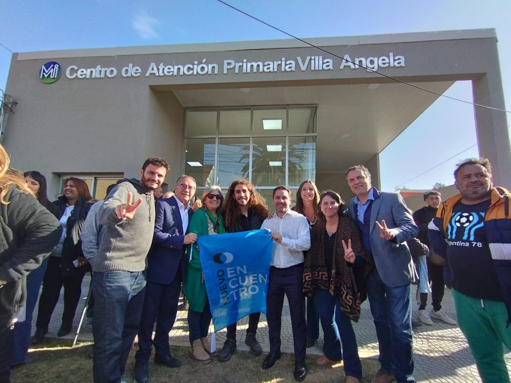 DanielLarrache's tweet photo. A media tarde, junto a @encuentroituza acompañamos la Inauguración del Centro de Atención Primaria de la Salud en Ituzaingo, con la presencia de @SergioMassa, @gkatopodis, @wadodecorrido, @ditulliojuli, @AlbertoDescalzo y @PablocDescalzo.

#Hilo https://t.co/nJx8WxCAf6