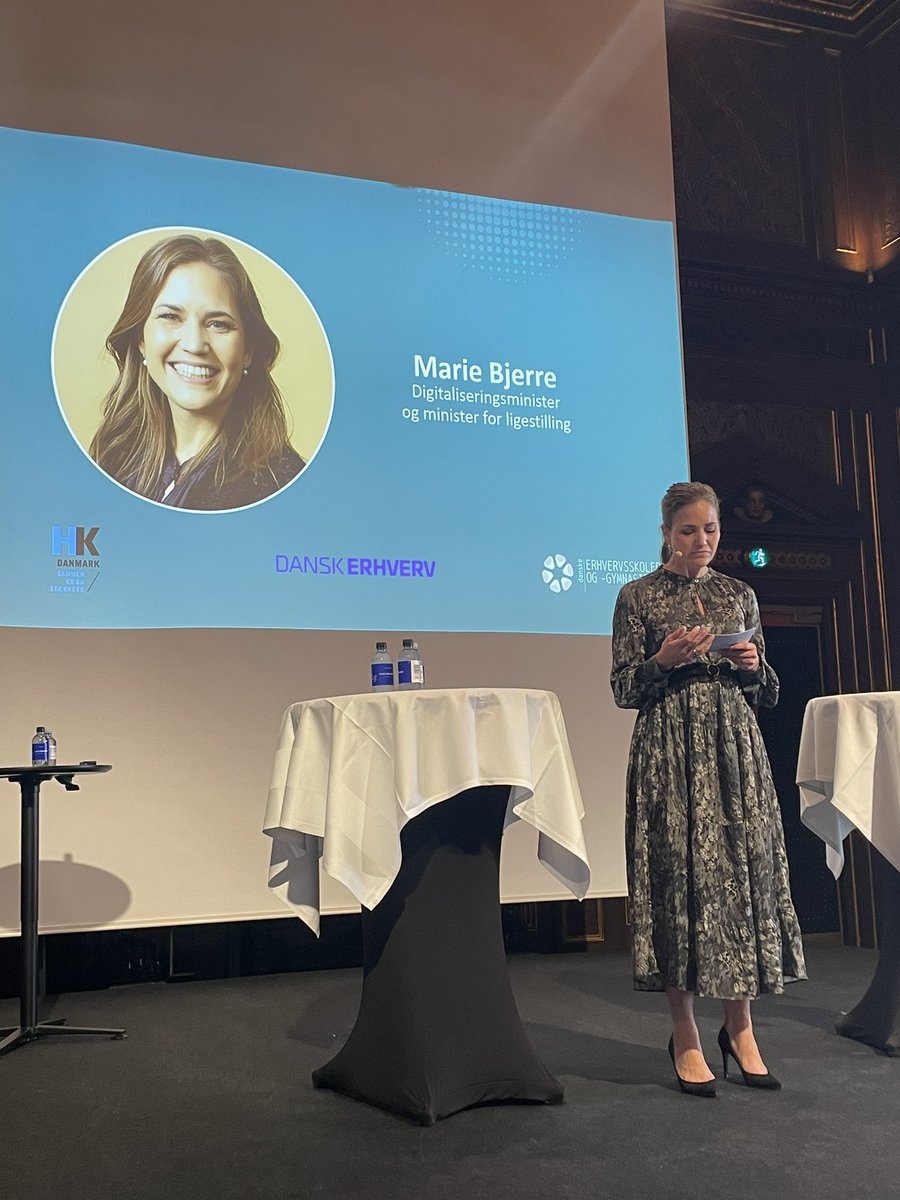 Ligestillingsminister <a href="/mariebjerre/">Marie Bjerre</a> : “Der er fortsat et stort behov for menneskelighed i en fremtid med AI” ved DM i Erhvervscase hos <a href="/DanskeEG/">Danske Erhvervsskoler og -Gymnasier</a> og <a href="/DanskErhverv/">Dansk Erhverv</a> #dkpol