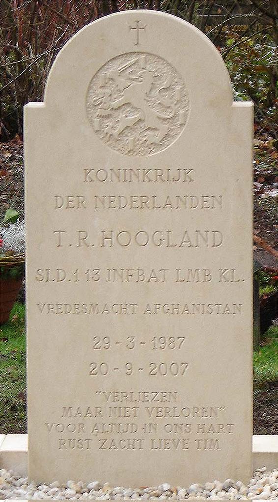 Op 20 september 2007 wordt in een vuurgevecht met #Taliban 🐖 strijders ten noorden van Deh Rawod, #Uruzgan, #Afghanistan 🇦🇫 de 20-jarige soldaat Tim Hoogland gedood.

#LestWeForget 🥀💚

<a href="/Defensie/">Ministerie van Defensie</a> 
<a href="/DefensieMin/">Dilan Yeşilgöz-Zegerius</a>