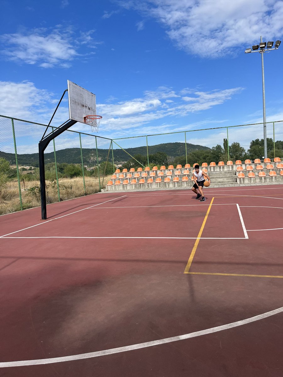 petkov_steven's tweet photo. Work, work, work🏀🔥

#Basketball #work https://t.co/DcZ2roZBkX