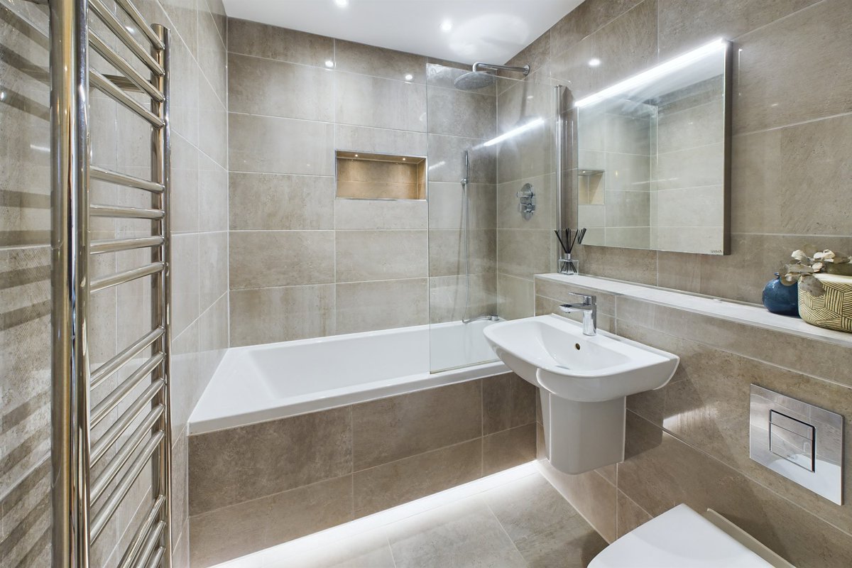 NichollsRes's tweet photo. New listing - Manor Gardens, New Ash Green £220,000. Please call 0208 786 7879 for more details. 

https://t.co/l6D69AQs0Y https://t.co/iEdFLbolfz