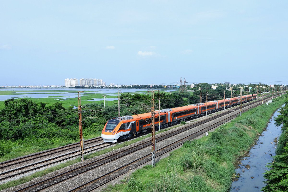 🤩🤩🤩
Orange glory of #India ,made in #Nammachennai,on its way to Thiruvananthapuram...