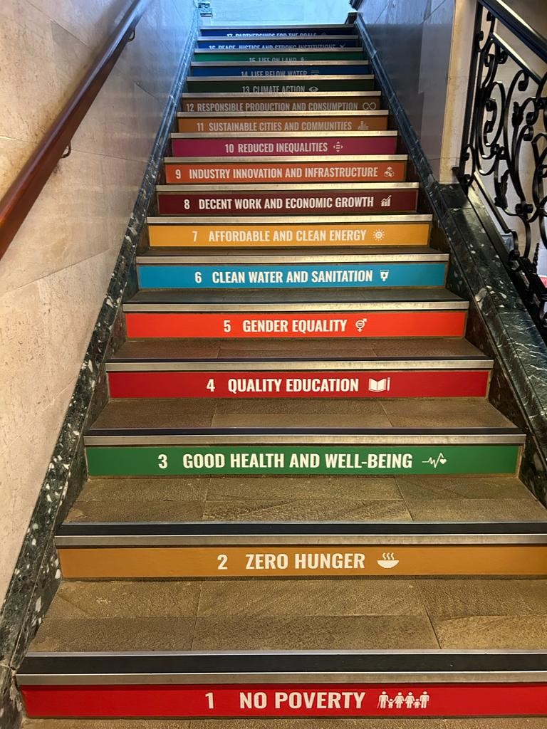 #GlobalGoalsWeek is go! LCEI's Lesley joined the 'Building A Sustainable City Beyond 2030' event with Momentum Group and <a href="/2030hub/">2030hub</a>.

Great to see LCEI-supported <a href="/Kimpton_Ltd/">Kimpton</a> and <a href="/MomentumQuacks/">Momentum Group</a> leading the way for sustainable business in LCR.

#SDGaction #LiverpoolClimateWeek