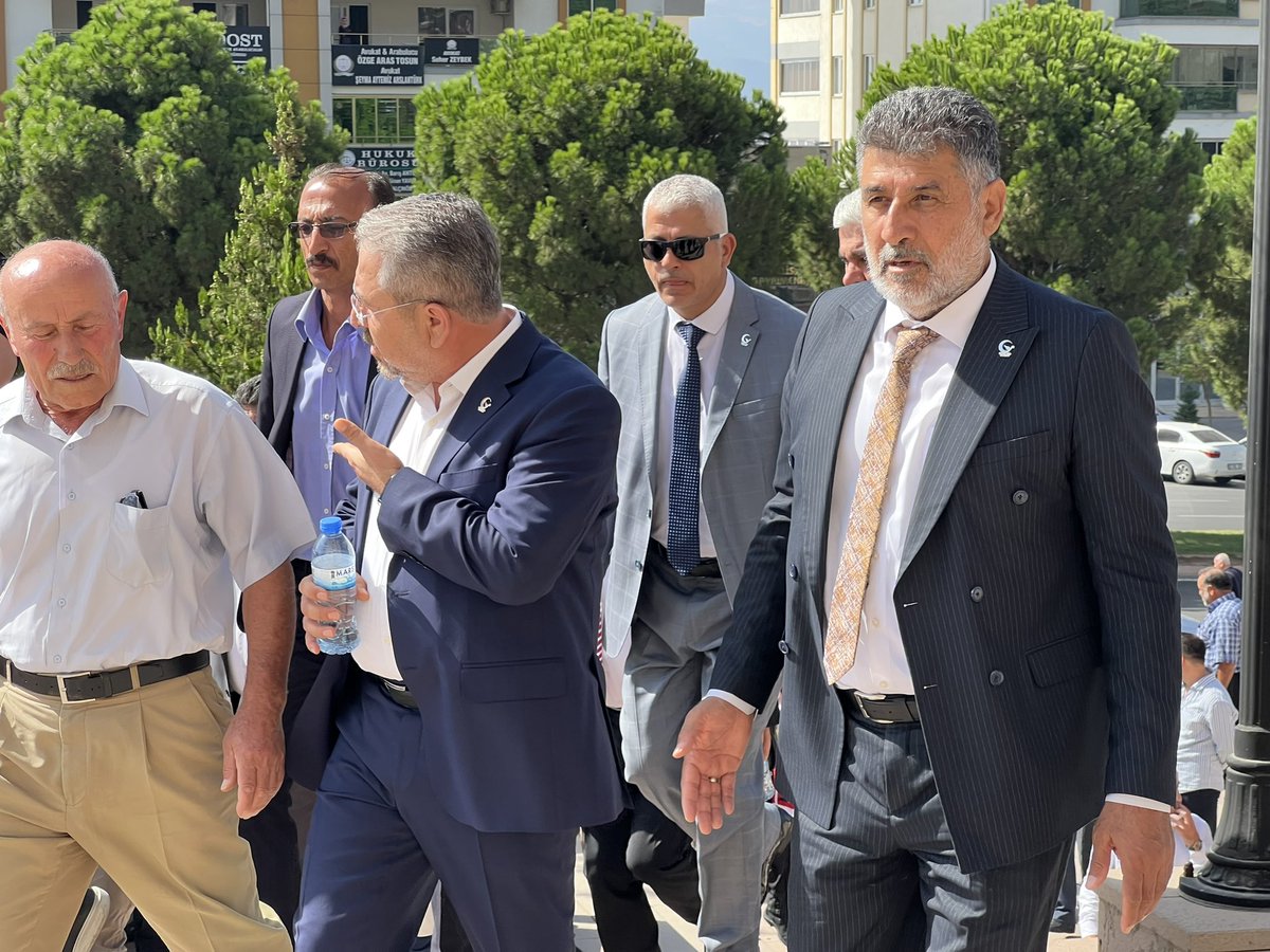 15 yıldır çözülemeyen Muhsin Yazıcıoğlu suikastini takip için Kahramanmaraş Adliyesi’ndeyiz.Yine oyalama yine dosyayı aç kapa işlemi … Bıkacağımızı,usanacağımızı sanıyorlar,bu işin peşini bırakmayacağız…!
<a href="/remzicayir46/">Remzi Çayır</a> 
#muhsinyazıcıoğlu
