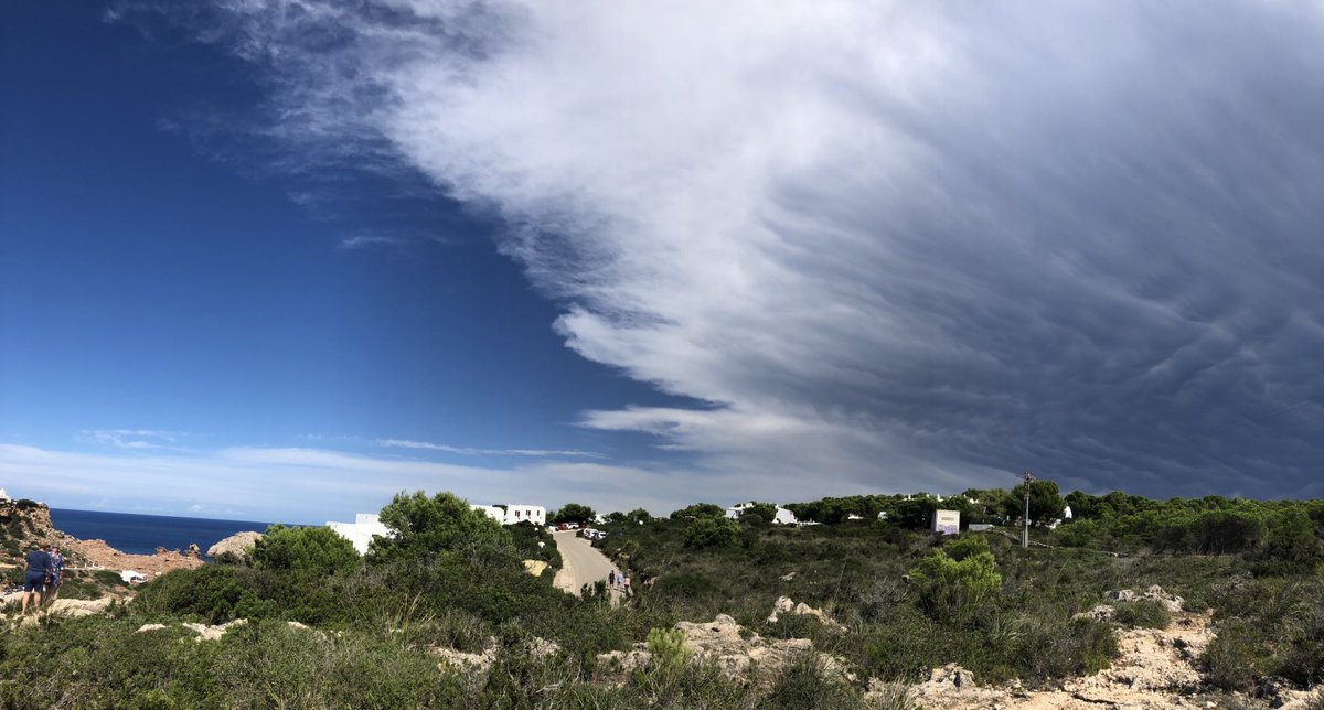 topmare's tweet photo. Des de la necrópolis de cala Morell ⁦@eltempsTV3⁩ ⁦@TomasMolinaB⁩ https://t.co/3U2ommdznF