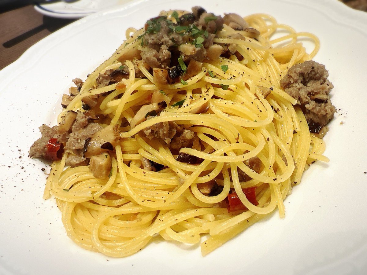 DogOrganic358's tweet photo. 今日も1日お疲れ様で��た❗️
夕食は
サルシ��チャのペペロンチーノ❗️

#企業公式がお疲れ様を言い合う
#企業公式秋のフォロー祭り
#おつかれさまでした https://t.co/E2a4BhzpGN