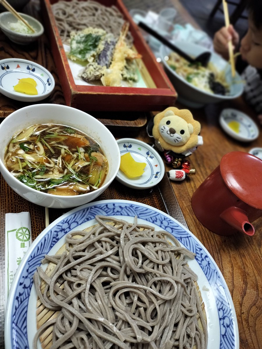 Milksuki39's tweet photo. 山形2日目は道の駅で遊んで、🍨ジェラート食べて、芭蕉の句に詠まれた🏕山寺登って、🍧かき氷食べて、🍜水車そば食べて…水車そばの中華そばめっちゃ美味いです！😋
子供が食べましたが超オススメ！
山寺は趣ありすぎ！🙏
山形堪能しました🐮✨
次は冬の��山温泉に泊まりに来たいなあ❄
#山寺・立石寺 https://t.co/eWUv3WEuri