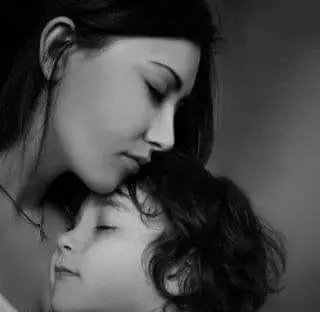 تبدو الحياة ليّنة و جميلة حين تحيط بِنا أرواح 

   صادقة و طيبة .ك صدق روح .. أميّ 💙