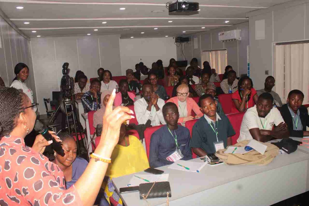 IDYLNig's tweet photo. Pictures excerpts with Mrs A. Arase, (Director, NHRC) interacting with the participants on the activities of the National Human Rights Commission and the importance of active citizens to positively contribute in the advocating for human rights in their communities. #IDYL2023Abuja https://t.co/XwDUEP4MzK