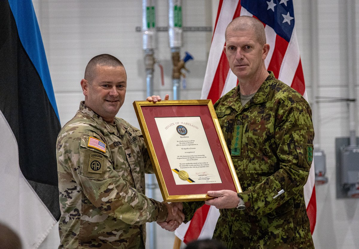 Kaitsevagi's tweet photo. Thirty years of cooperation between πͺπͺ @Kaitsevagi, πͺπͺ Defence League and the πΊπΈ @MDNG!π@USAmbEstonia George P. Kent lauded the Maryland-Estonia State Partnership Program for its exemplary cooperative achievements.
#WeAreNato #USinEST https://t.co/hvWIX0tqd9