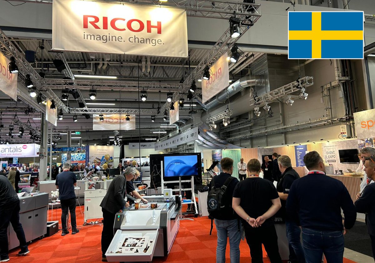multigraf_swiss's tweet photo. #Multigraf &amp; #Ricoh together at Sign &amp; Print #Stockholm 🇸🇪 (19-21 September). Talk to us about the best solutions for print finishing, e.g.
-> CP DUO | creasing &amp; perforating
-> CF | creasing &amp; folding  

We look forward to seeing you in #Sweden.  

#printfinishing #swissmade🇨🇭 https://t.co/B0W8W5phrr