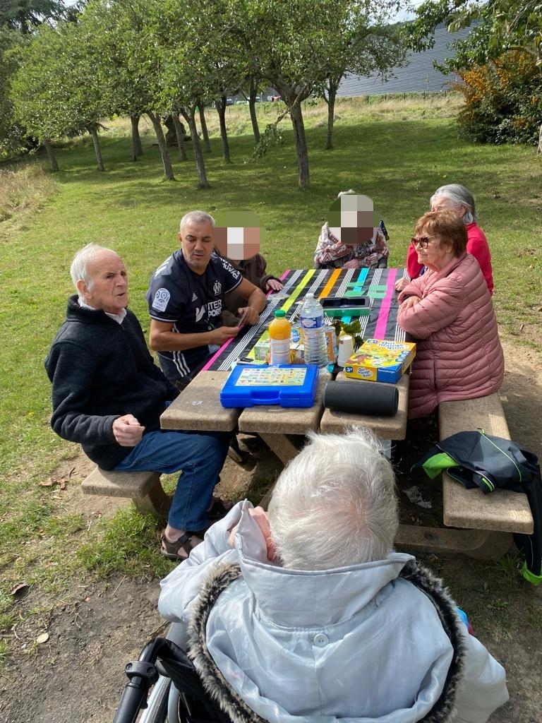 Hôpital MGEN de la Verrière tweet media