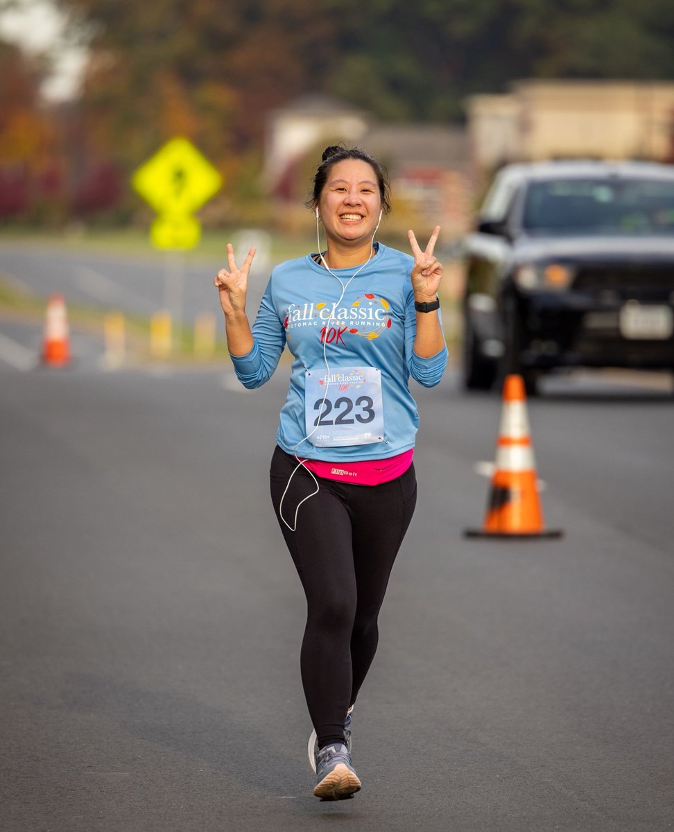 Calling all Early Birds! It's time to sign up for the Fall Classic 10K in Ashburn, VA at 8am on October 22nd! Registration fee increases on September 23rd. #fall #run #10k #ashburn #oneloudoun