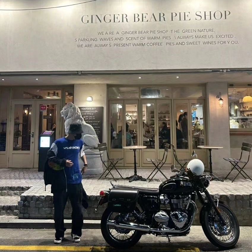 ไม่กล้าไปไหนกับพี่ชานยอลหรอกค่ะ เพราะแค่ดูจากรูป พี่เขาก็ทำให้หลงแล้วอะ