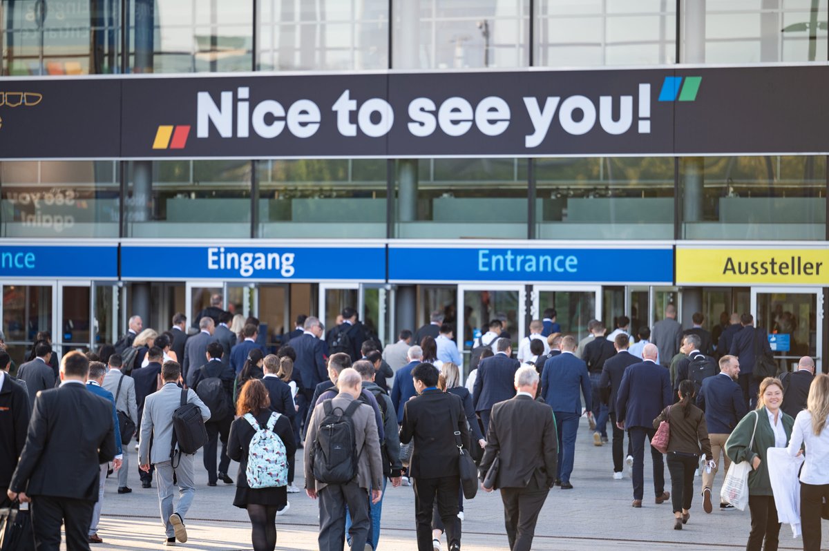 Nice to see you! Day 3 at #EMO2023 begins. We wish you a successful start. Do you need some last-minute tips for today’s events? 💡 India Opportunities: emo-hannover.com/event/india-op…​​ 💡 Forum New Digital Work: emo-hannover.com/event/emo-hann…​​ 💡 Guided Tours: emo-hannover.com/guided-tours?u…