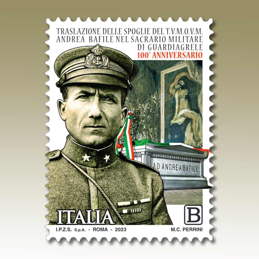 PosteItaliane's tweet photo. #Filatelia #francobollo dedicato alla traslazione delle spoglie di Andrea Bafile nel Sacrario militare di Guardiagrele, nel 100° anniversario. Nella vignetta, un ritratto dell’eroe di guerra caduto nel corso della Prima guerra mondiale. @mimit_gov @IPZS https://t.co/eNYoYBW4g6