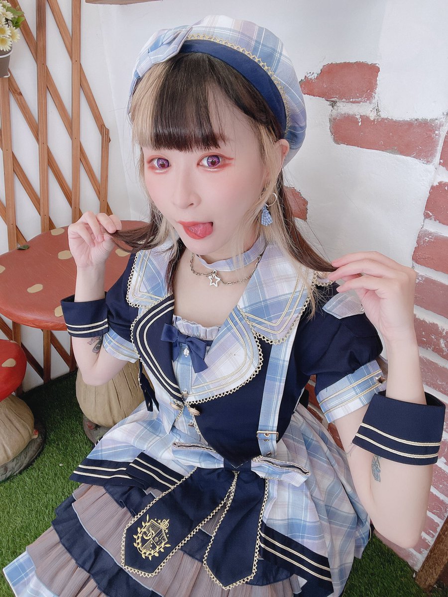 yuuunooola's tweet photo. 抱歉 這是我🫶🏻
小時候被驢踢到了腦袋 
所以現在才變成這樣🤪
（我是說第一張啦） https://t.co/O9632fPO0c