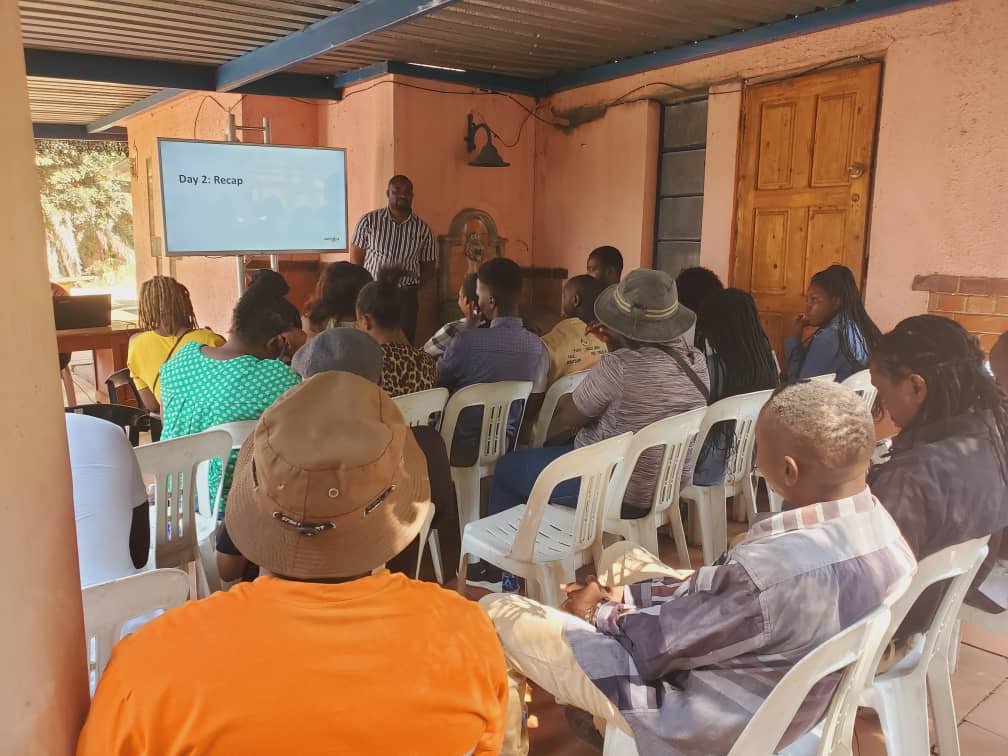 ZimFact's tweet photo. #Happeningnow: #Day2 of the Citizen Journalism training started off with Costa Jansen Nkomo Donsah  leading a recap of Day 1 on post election reporting.
#NoToFakeNews #FactsMatter #GetTheFacts #matteroffact #zimelections2023 https://t.co/dpRWcsqVv4