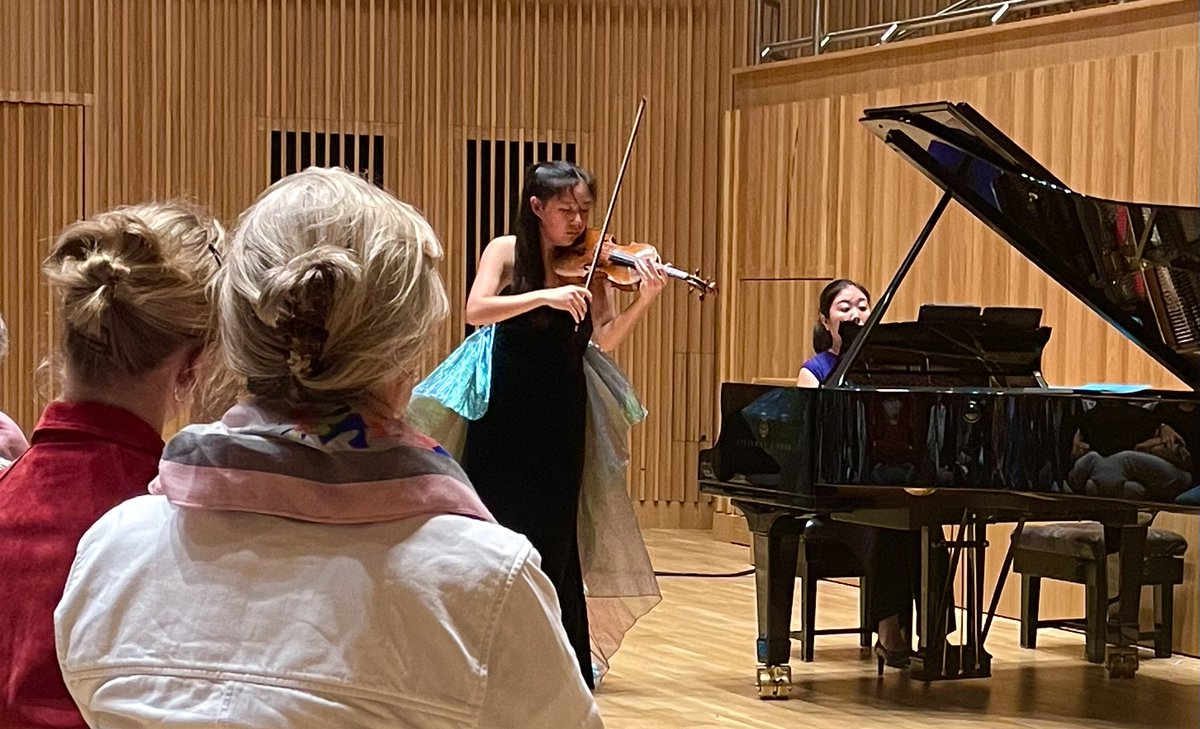 Over 350 OSE, parents and pupils enjoyed a breath-taking performance by Leia Zhu in the Olivier on Monday evening.

It was a very special performance. We wish her well and look forward to following her success over the forthcoming year.