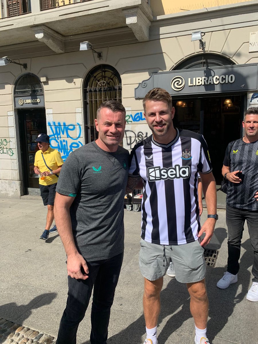 Chris Hunt tweet media