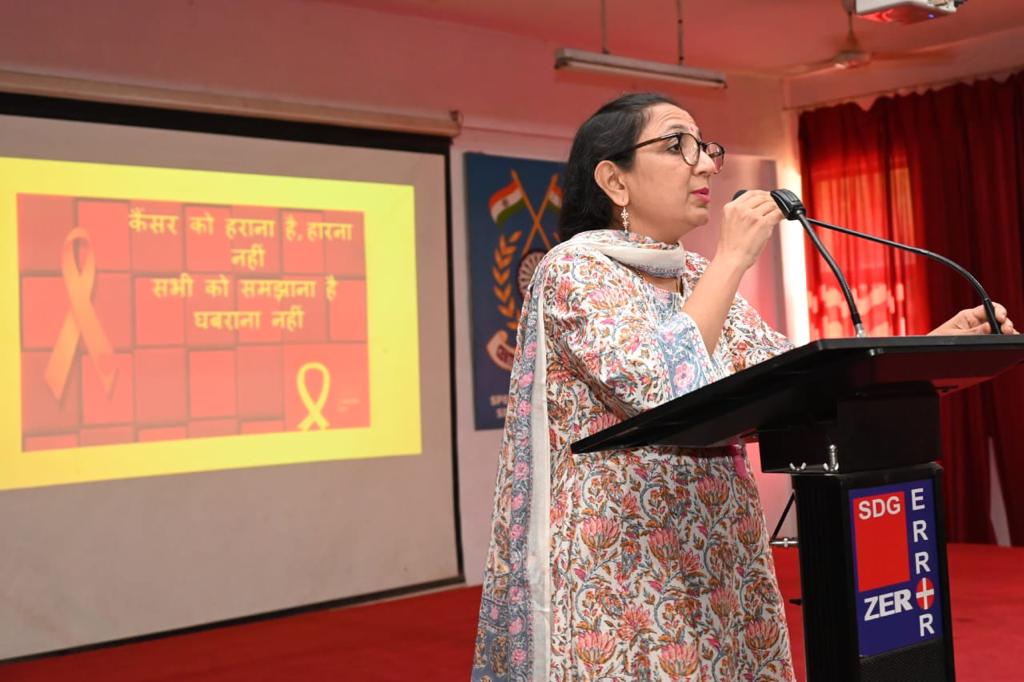 cwacrpf's tweet photo. Empowering women 40+ !

An awareness program on Gynecological &amp; breast cancer, was organized at SDG campus, under the guidance of Dr.Ajita Thaosen, President #CWA. It included an enlightening lecture by Dr. V. Soujanya Rao, CMO, followed by manual health check-ups and Pap test. https://t.co/R0ICKwweRB