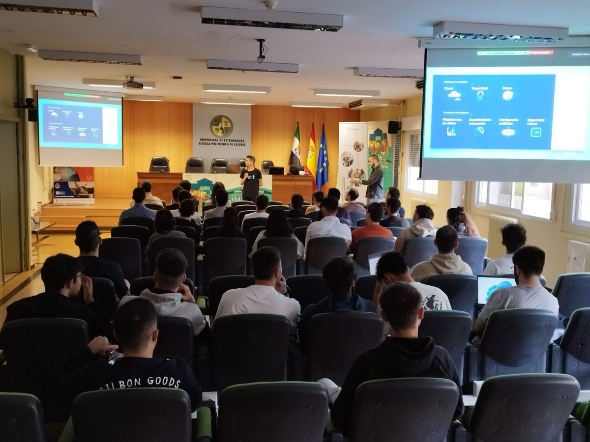 CatedraTEF_UEx's tweet photo. Javier Jiménez (https://t.co/jRAulnuTgD) y @edgartkd94 (https://t.co/kcvNFN1b6h) de @BBVANext imparten un módulo de formación sobre #MachineLearning https://t.co/K3CYlz0G1R