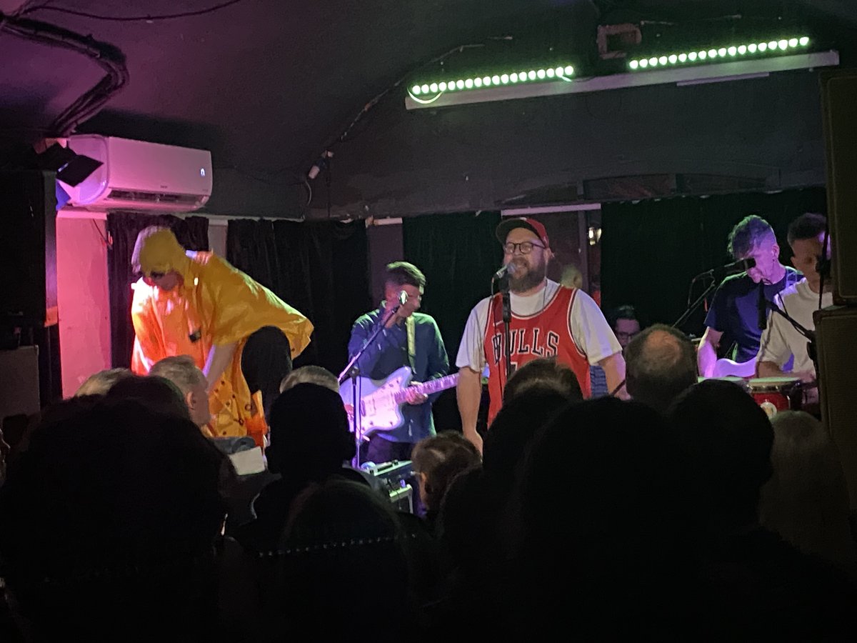 InTheCrowdUK's tweet photo. It was hot and steamy at @McChuillsBar Glasgow on Saturday night with @SmooveTurrell @mikeporter1 @JohnTurrell @stevenmoove @lloydguitarist #livemusic #lovemusic #inthecrowd #glasgow #smooveandturrell #mcchuills https://t.co/nAROlZEU5Z