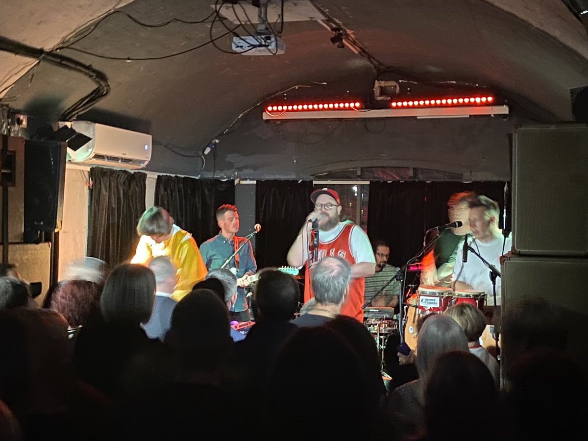 InTheCrowdUK's tweet photo. It was hot and steamy at @McChuillsBar Glasgow on Saturday night with @SmooveTurrell @mikeporter1 @JohnTurrell @stevenmoove @lloydguitarist #livemusic #lovemusic #inthecrowd #glasgow #smooveandturrell #mcchuills https://t.co/nAROlZEU5Z
