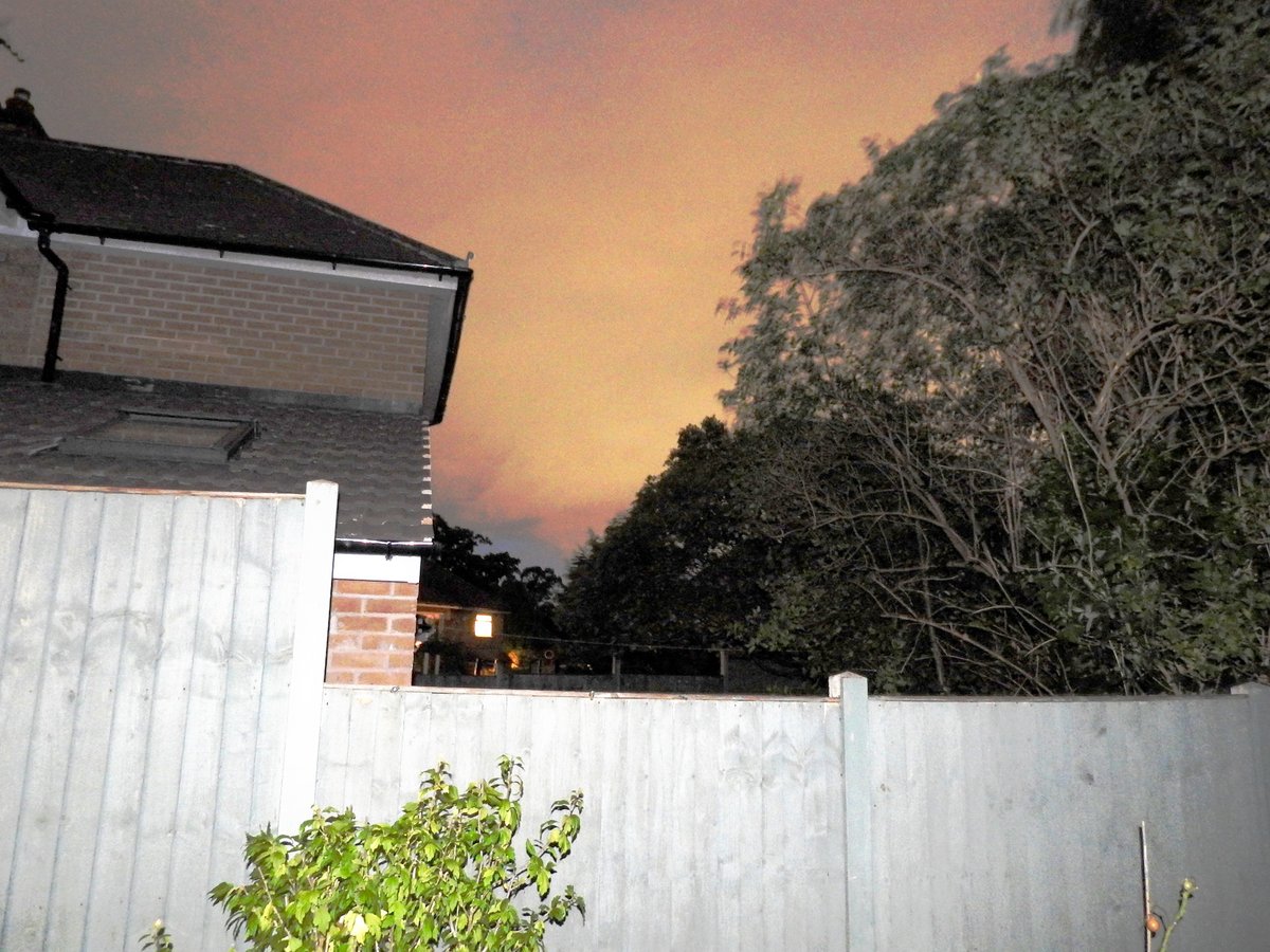 This was the sky in the East Midlands N/E at 8pm last night, 2nd pic has equalize filter. For any newbies, this is NOT light pollution from the ground