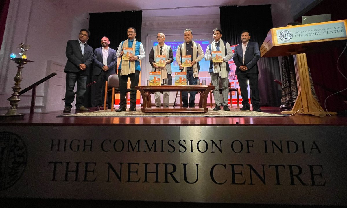 shantanug_'s tweet photo. Namastey London 🇬🇧

Had a grand launch of my graphic novel - “Ajay to Yogi Adityanath” at the iconic @TheNehruCentre, High Commission of India with director of TNC & a good friend @authoramish, Kuldeep Shekhawat Ji, Suresh Mangalgiri Ji in the room jam packed with important members of the diaspora & indian students.

This was the 71st launch of this book and 1st outside India 🇮🇳 

@HCI_London @iccr_hq