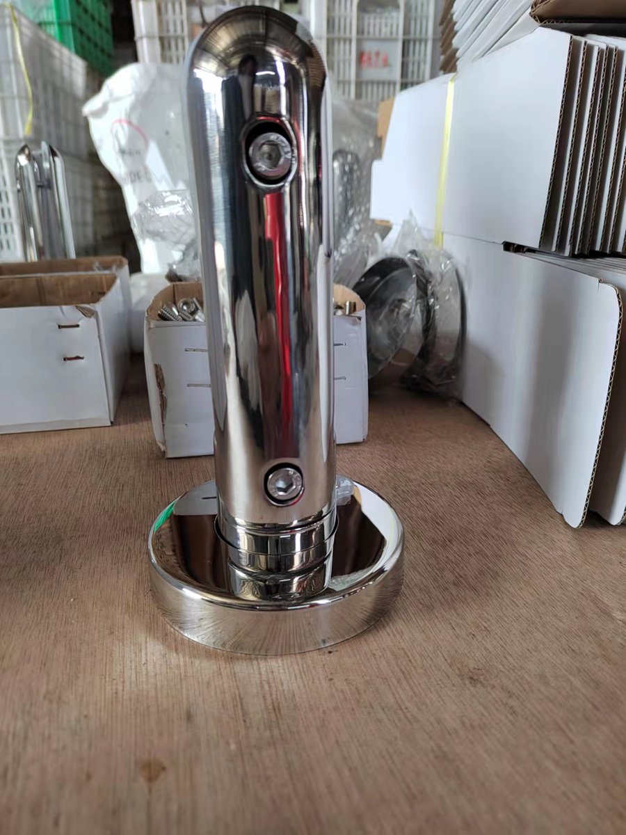 #glassclamp #stainlesssteel #highquality SS316 200mm height glass spigot for sale, we can customtmize logo and color. pls don't hesitate to contact us. Whatsapp:+8618622085256 Email:sales@fayean-ssfittings.com