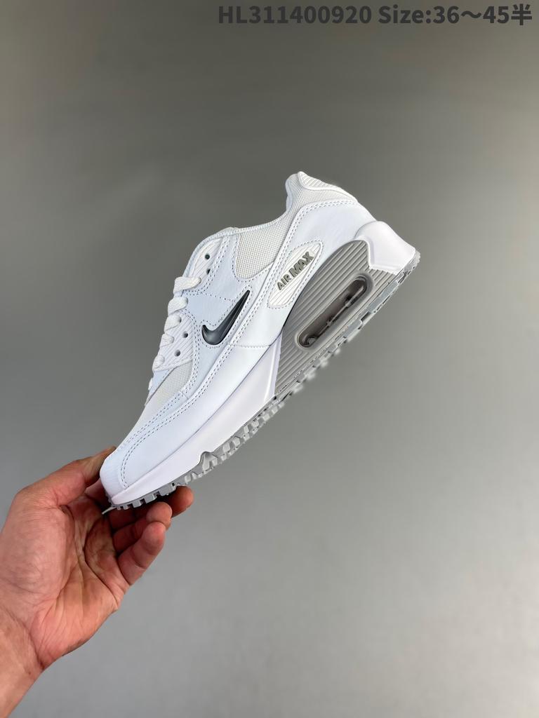 Sneaker Vault tweet media