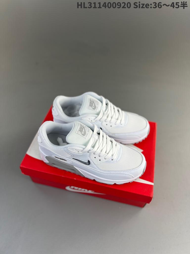 Sneaker Vault tweet media