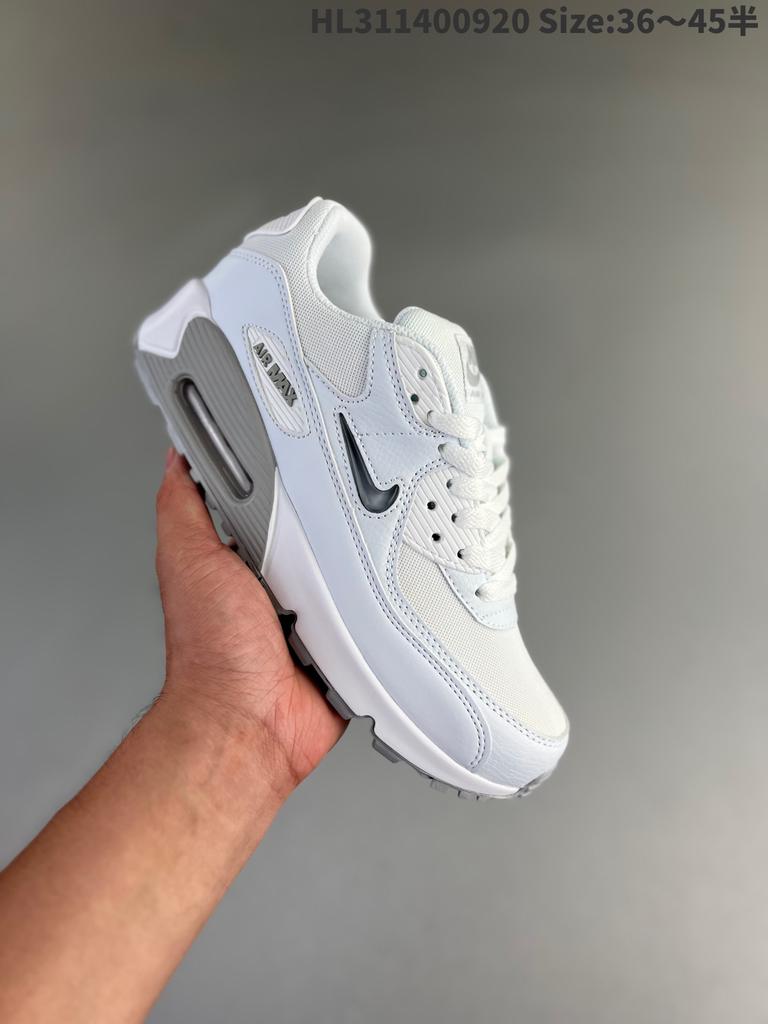 Sneaker Vault tweet media