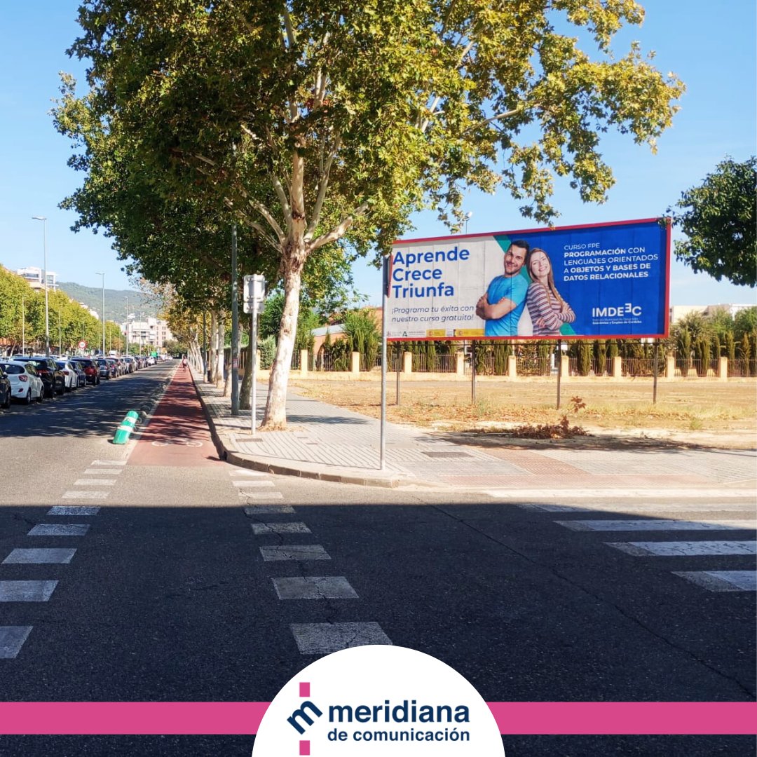 Meridianacom's tweet photo. 🚀 Instalación de vallas publicitarias del nuevo curso de formación para el empleo del @imdeec en varios puntos de la ciudad. Campaña publicitaria junto a @NogometCom ✅

#LaCalleEsNuestra https://t.co/9sc7G0AYmC