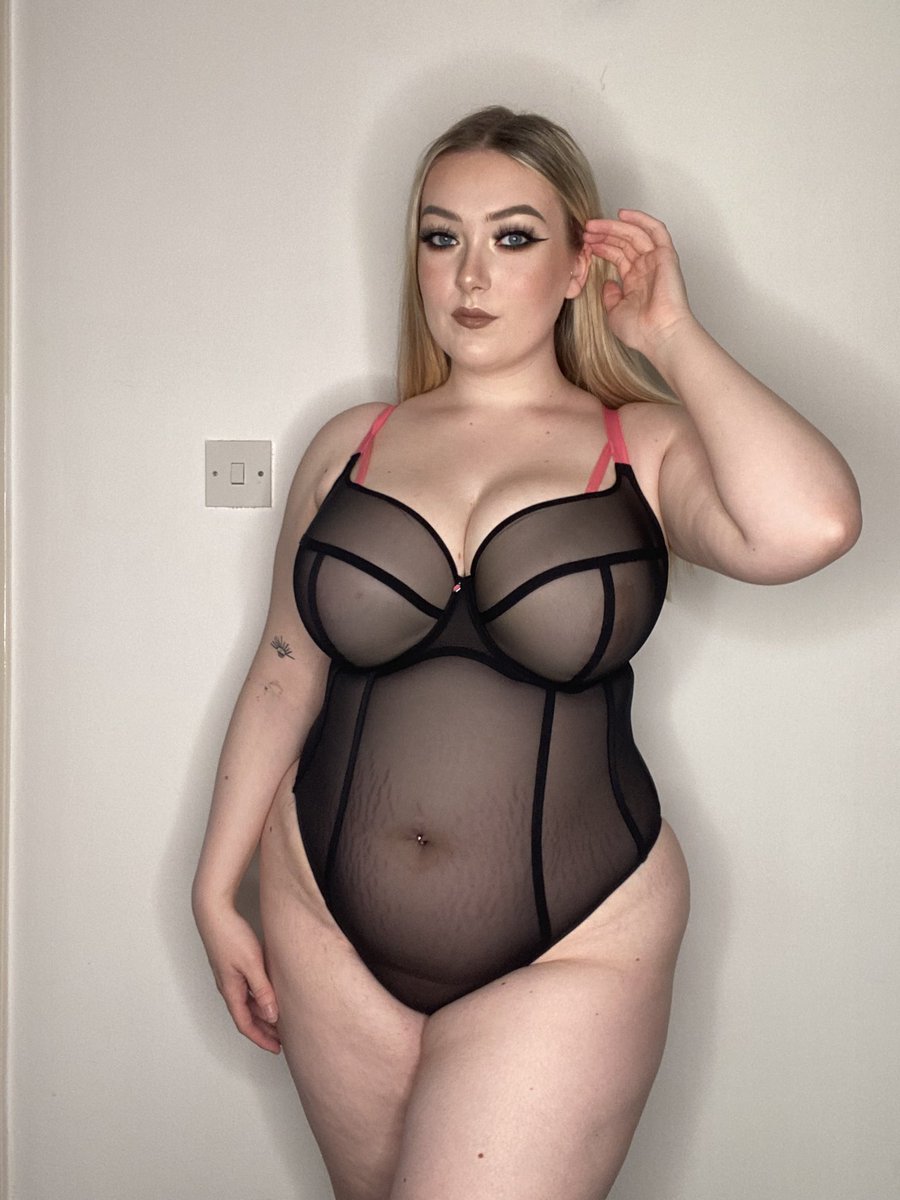 Kirsten Minnery-Laing on X: Get in your lingerie element with the  Elementary plunge bodysuit from @curvykate 💖 Use the code “SHEER10” to get  10% off at @curvykate & @dearscantilly t.coSK5HvkvIHx  X