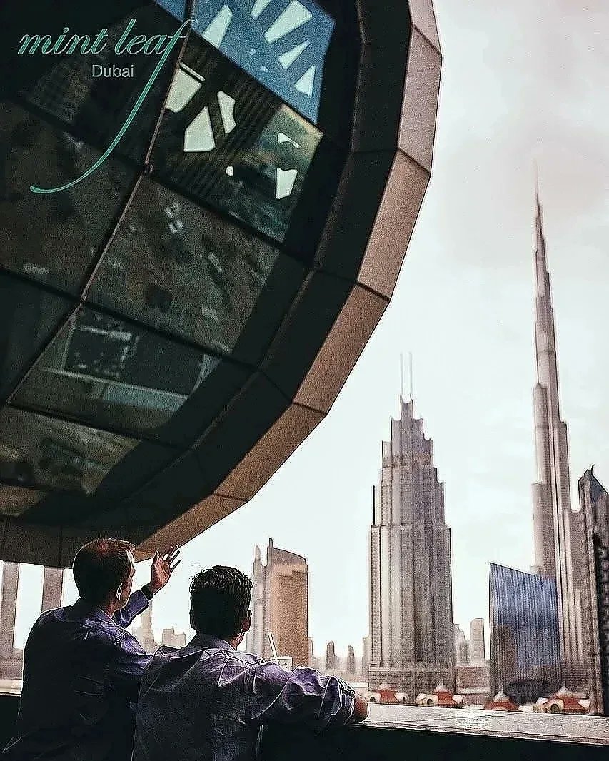 A lunch with a view? Yes, please! Drop in with your friends and colleagues for a quick business lunch available from AED 135 onwards. #mintleafdxb #mintleafdubai #difc #dubai #dxb #mydubai #uae #wednesday #vibes #motivation #friends #colleagues #work #business #burjkhalifa #view