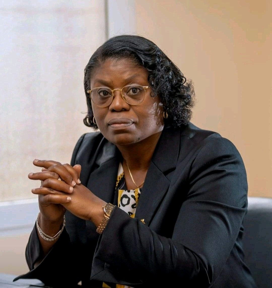 NELLYTSHELAMUT's tweet image. Les #difficultés et les embûches ne sont pas des bâtons sur notre chemin, elles sont une #opportunité pour se dépasser, pour puiser le meilleur de notre matière grise, une opportunité pour découvrir les #perles. Les perles ! On les trouve uniquement dans les profondeurs. 
1/2